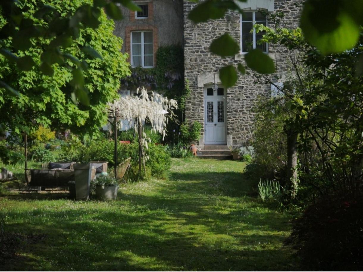 Maison D'Hotes La Bien-Aimee Montrevault Extérieur photo